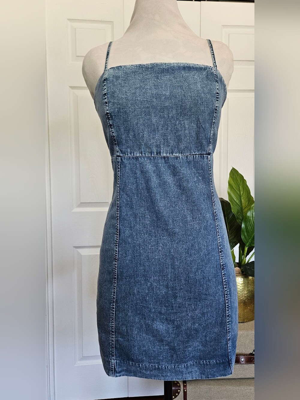 GAP Y2K & 90s Nostalgia Vibe Coastal Casual Fitted Size L Denim Mini Dress.